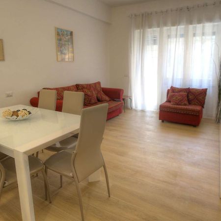 Holiday Aroma Apartment ภายนอก รูปภาพ
