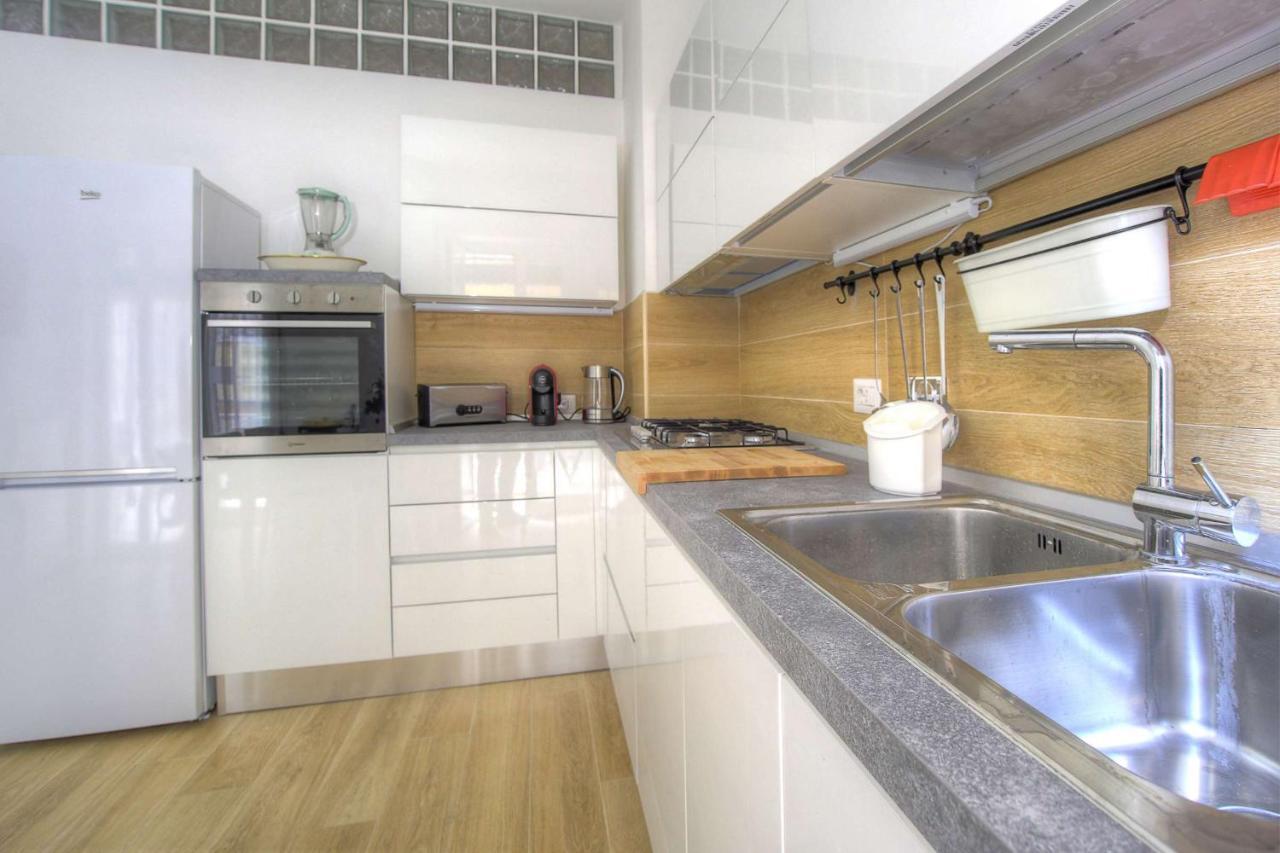 Holiday Aroma Apartment ภายนอก รูปภาพ